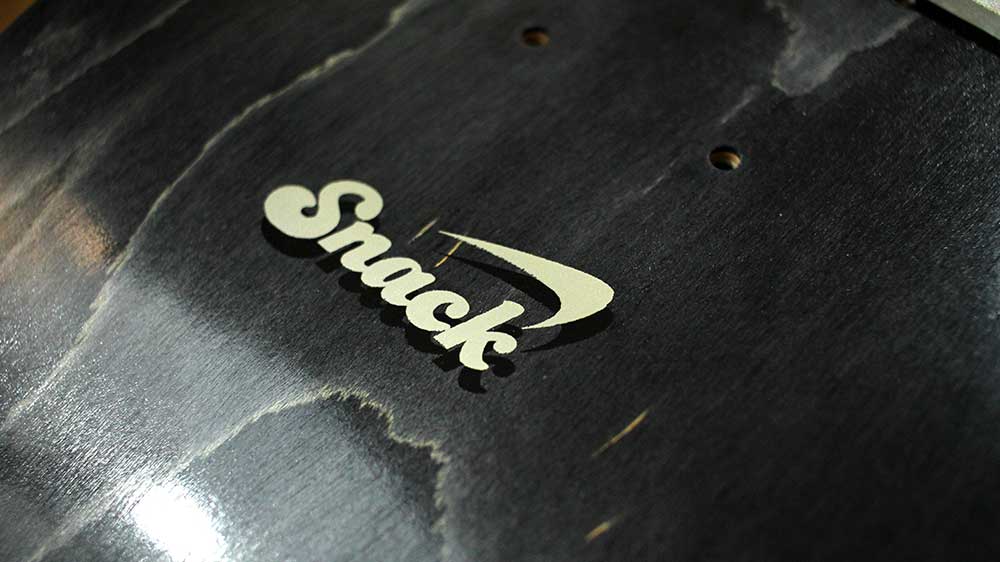 snack-silver-logo-detail